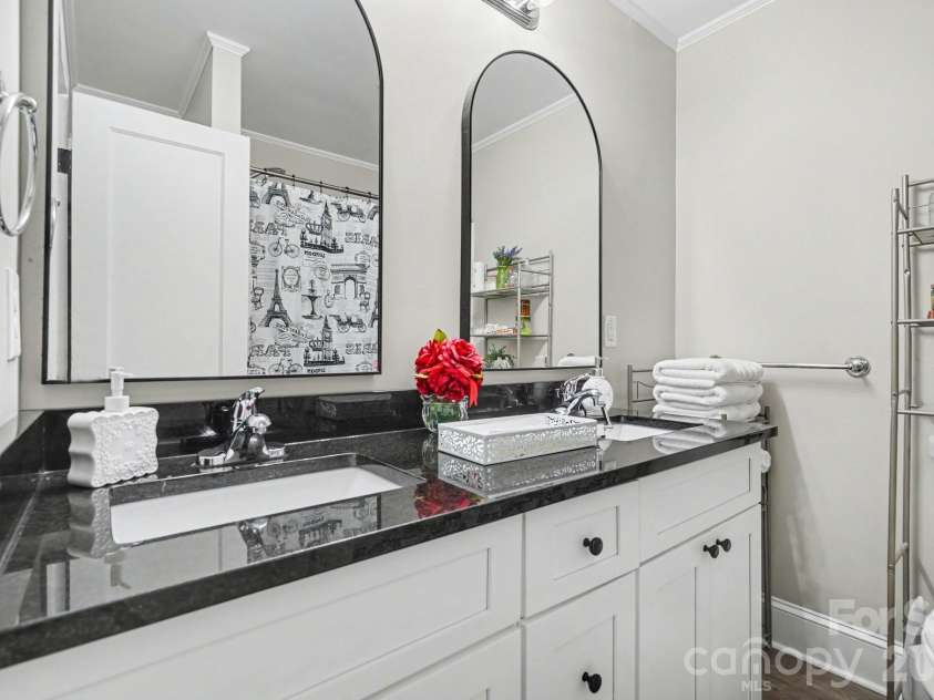 515 Chapel Street, Landis, NC 28088.  MLS# CAR4368837, YatesRealty ID 12247. 