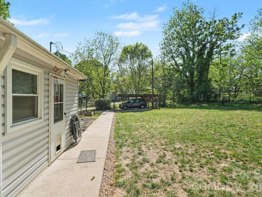 515 Chapel Street, Landis, NC 28088.  MLS# CAR4368837, YatesRealty ID 12247. 