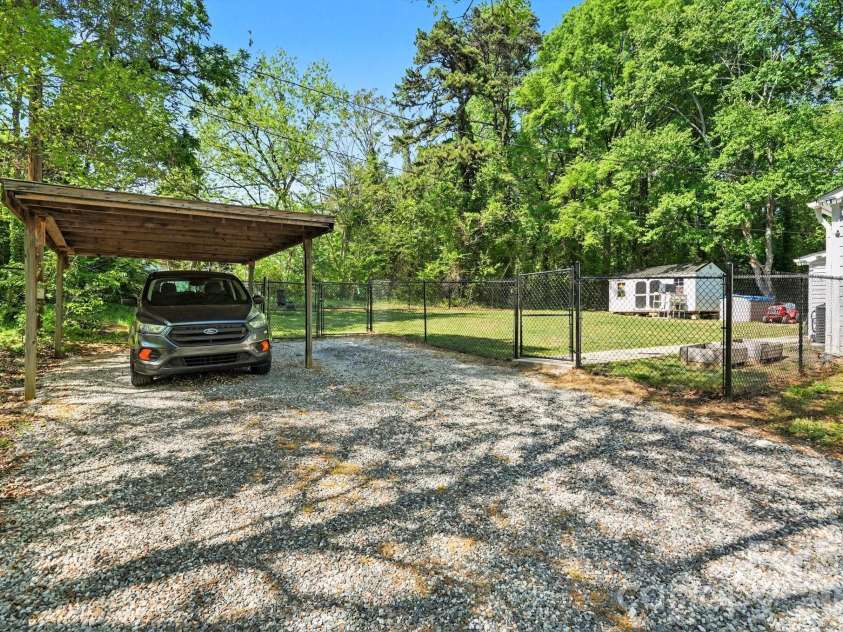 515 Chapel Street, Landis, NC 28088.  MLS# CAR4368837, YatesRealty ID 12247. 