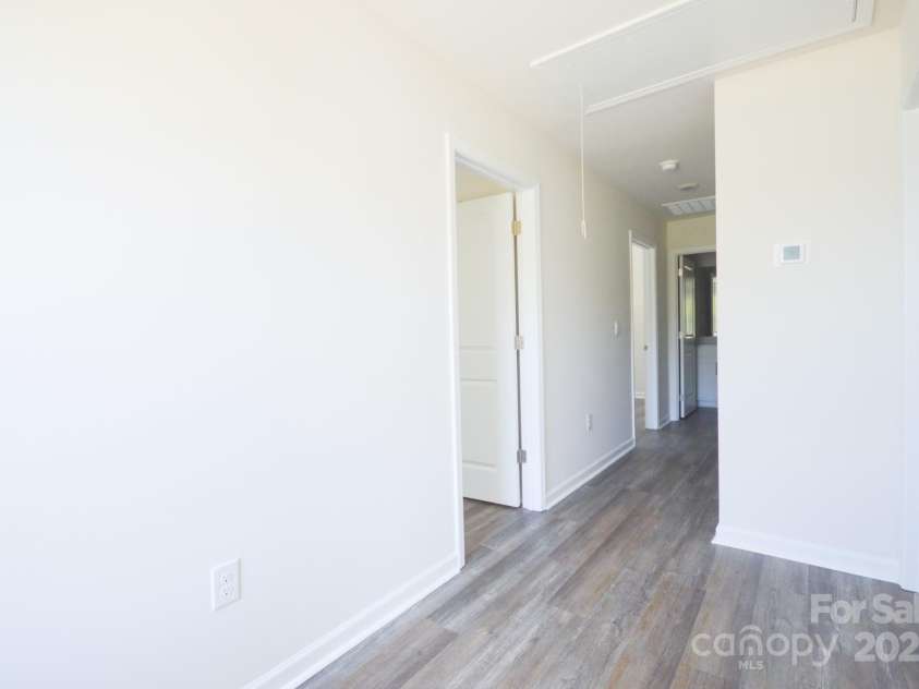 9 Lillian Lane, Hendersonville, NC 28792.  MLS# CAR4184109, YatesRealty ID 12247. 