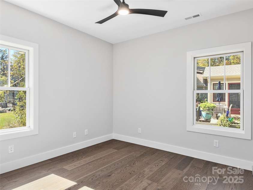 31 Verde Drive, Asheville, NC 28806.  MLS# CAR4190679, YatesRealty ID 12248. 2nd Bedroom