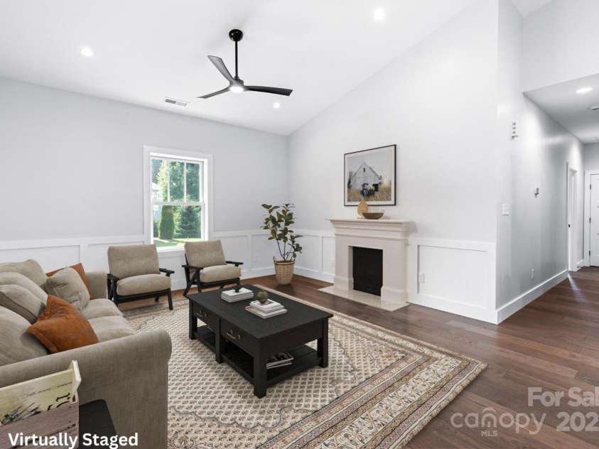 31 Verde Drive, Asheville, NC 28806.  MLS# CAR4190679, YatesRealty ID 12248. Living Room (virtually staged)