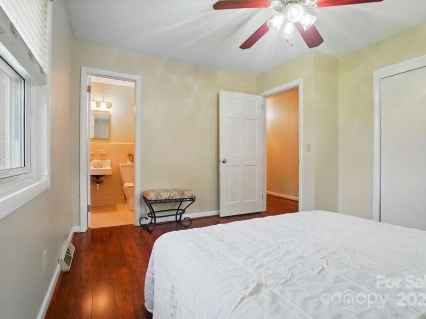 137 Burton Hills Circle, Gastonia, NC 28054.  MLS# CAR4253706, YatesRealty ID 12249. 
