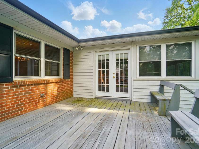 137 Burton Hills Circle, Gastonia, NC 28054.  MLS# CAR4253706, YatesRealty ID 12249. 