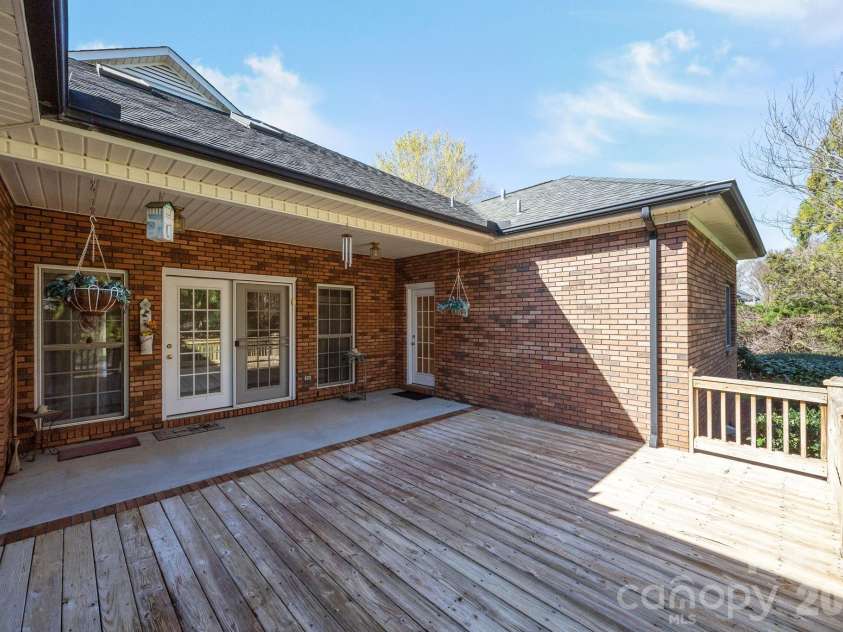 4801 Sherborne Drive, Harrisburg, NC 28075.  MLS# CAR4356275, YatesRealty ID 12249. 