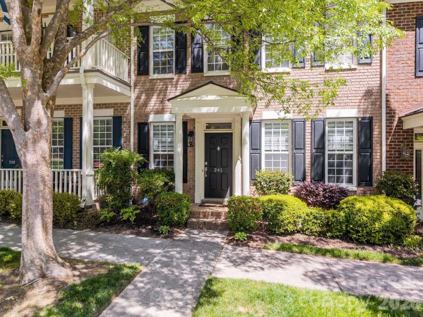 241 Faulkner Way, Davidson, NC 28036.  MLS# CAR4368372, YatesRealty ID 12250. 