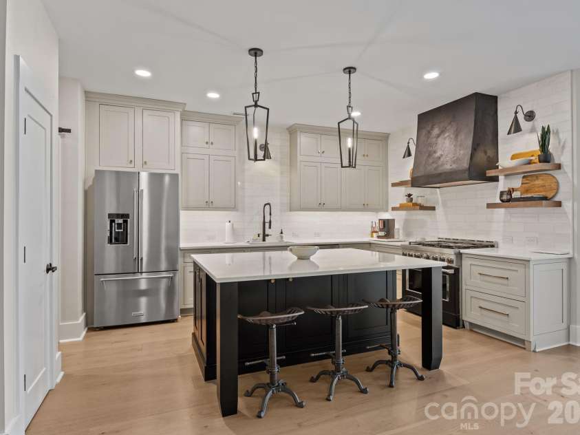 241 Faulkner Way, Davidson, NC 28036.  MLS# CAR4368372, YatesRealty ID 12250. 