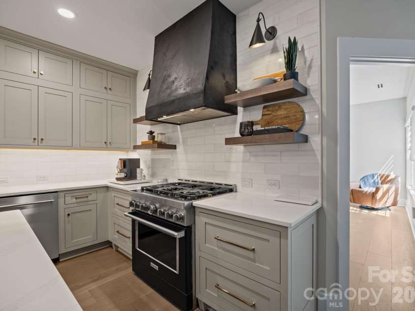 241 Faulkner Way, Davidson, NC 28036.  MLS# CAR4368372, YatesRealty ID 12250. 