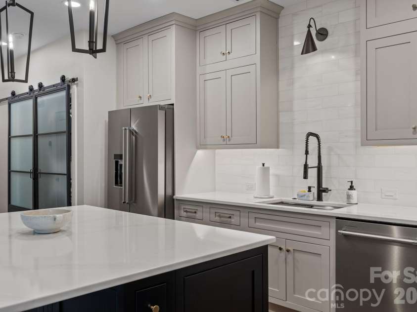 241 Faulkner Way, Davidson, NC 28036.  MLS# CAR4368372, YatesRealty ID 12250. 