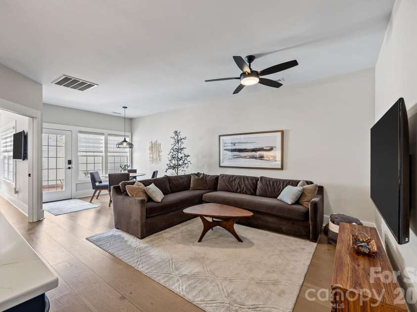 241 Faulkner Way, Davidson, NC 28036.  MLS# CAR4368372, YatesRealty ID 12250. 