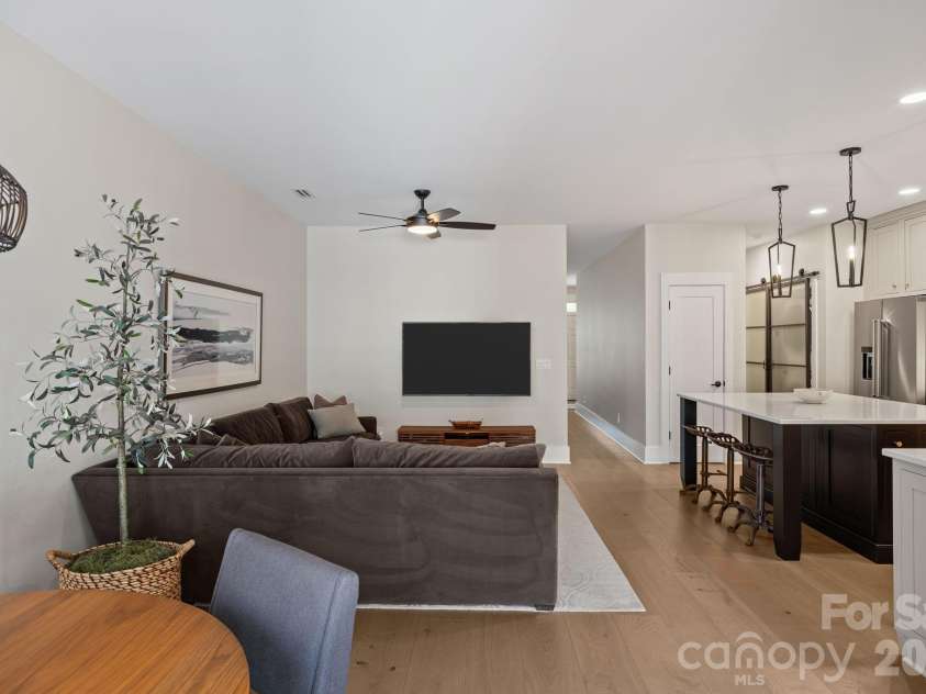 241 Faulkner Way, Davidson, NC 28036.  MLS# CAR4368372, YatesRealty ID 12250. 