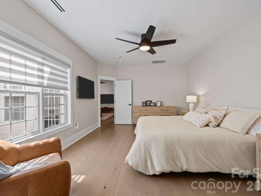 241 Faulkner Way, Davidson, NC 28036.  MLS# CAR4368372, YatesRealty ID 12250. 
