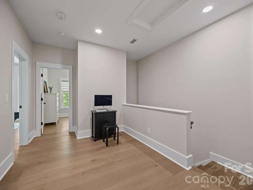 241 Faulkner Way, Davidson, NC 28036.  MLS# CAR4368372, YatesRealty ID 12250. 