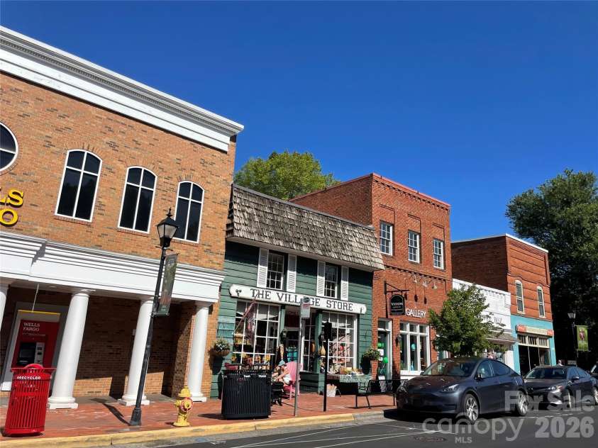 241 Faulkner Way, Davidson, NC 28036.  MLS# CAR4368372, YatesRealty ID 12250. 