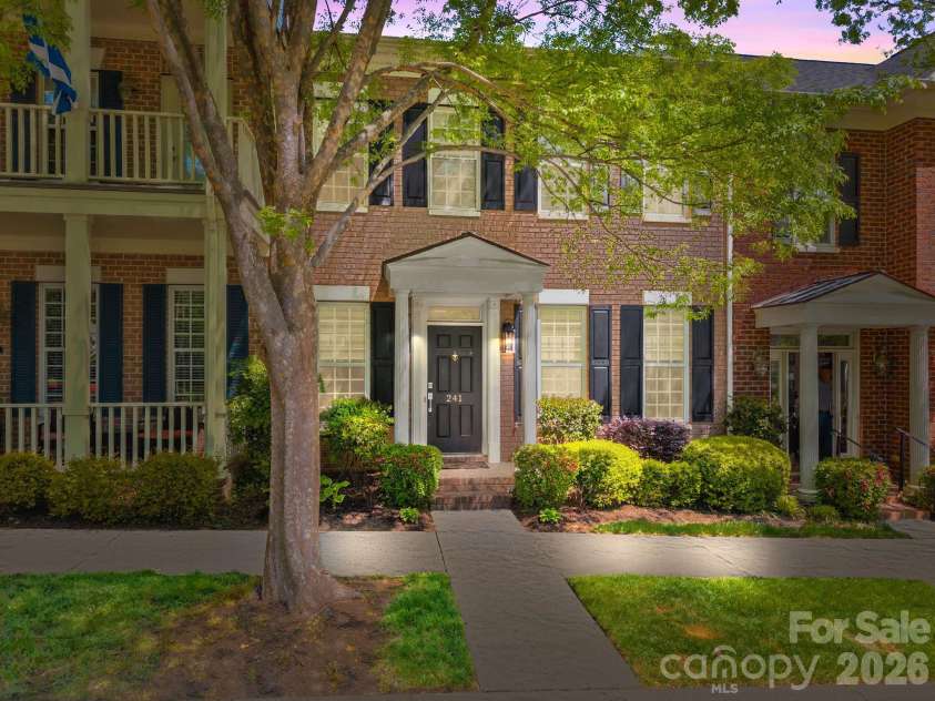 241 Faulkner Way, Davidson, NC 28036.  MLS# CAR4368372, YatesRealty ID 12250. 