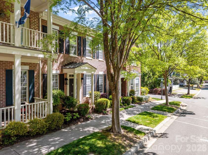 241 Faulkner Way, Davidson, NC 28036.  MLS# CAR4368372, YatesRealty ID 12250. 