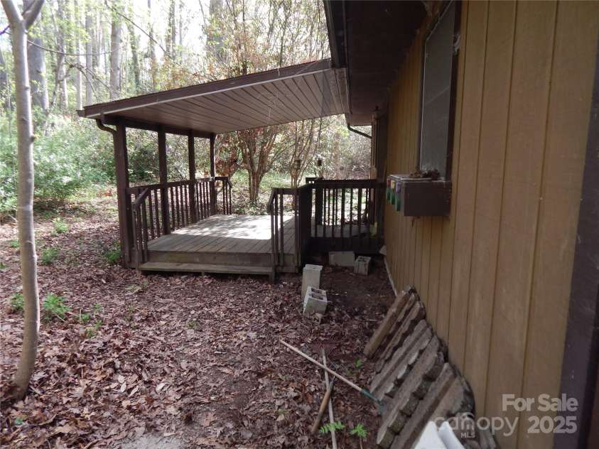 81 Fairview Heights Road, Waynesville, NC 28786.  MLS# CAR4249219, YatesRealty ID 12250. 