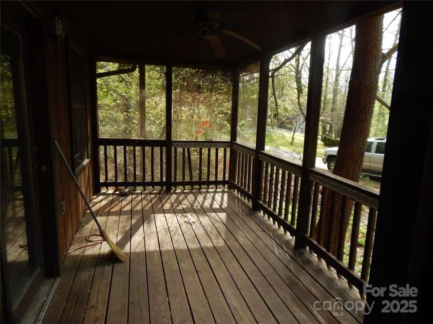 81 Fairview Heights Road, Waynesville, NC 28786.  MLS# CAR4249219, YatesRealty ID 12250. 