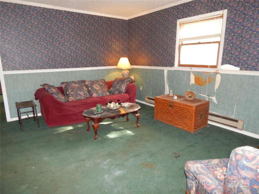 81 Fairview Heights Road, Waynesville, NC 28786.  MLS# CAR4249219, YatesRealty ID 12250. 