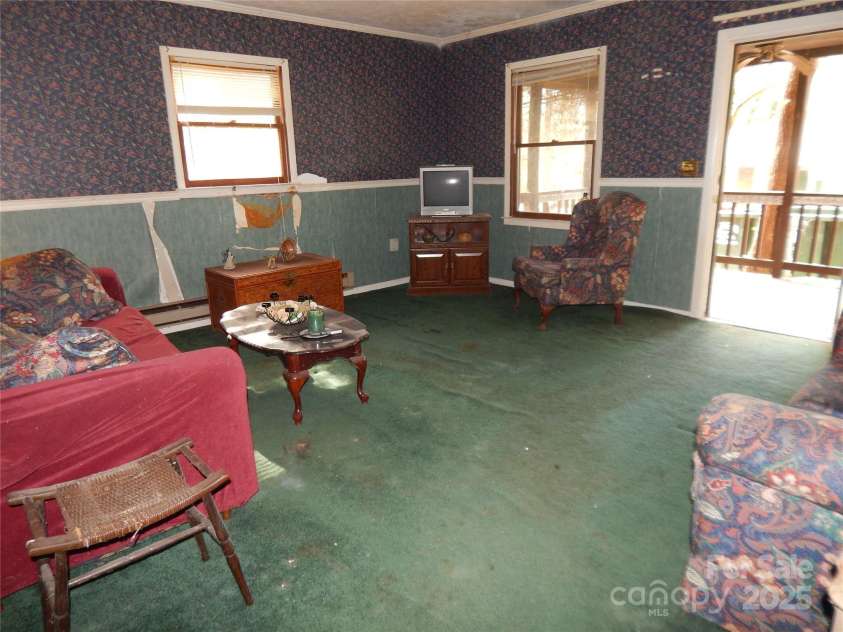 81 Fairview Heights Road, Waynesville, NC 28786.  MLS# CAR4249219, YatesRealty ID 12250. 