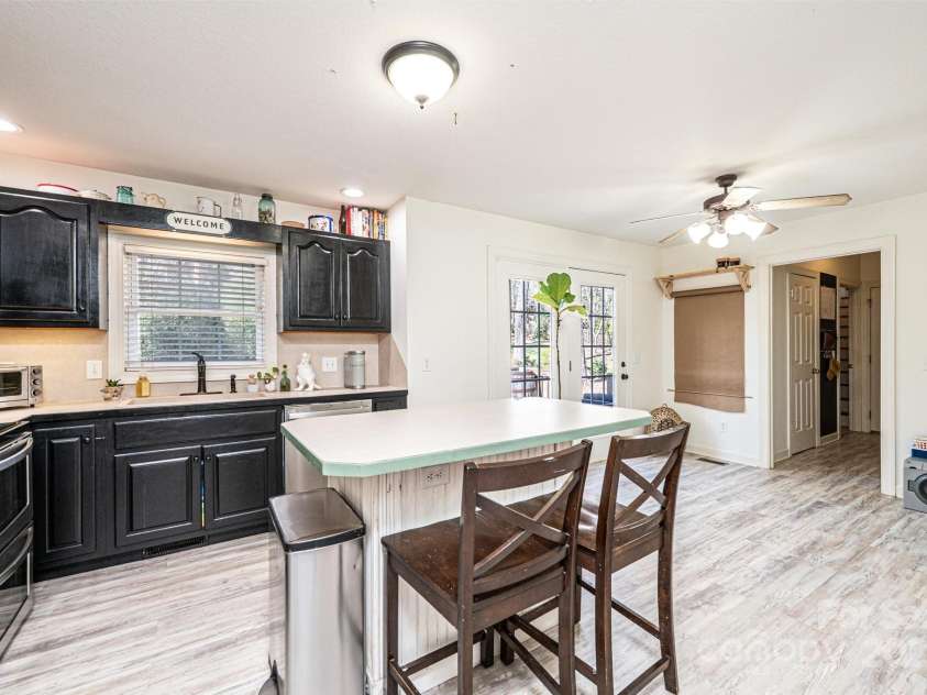 1001 Barrington Drive, Lenoir, NC 28645.  MLS# CAR4231102, YatesRealty ID 12251. 