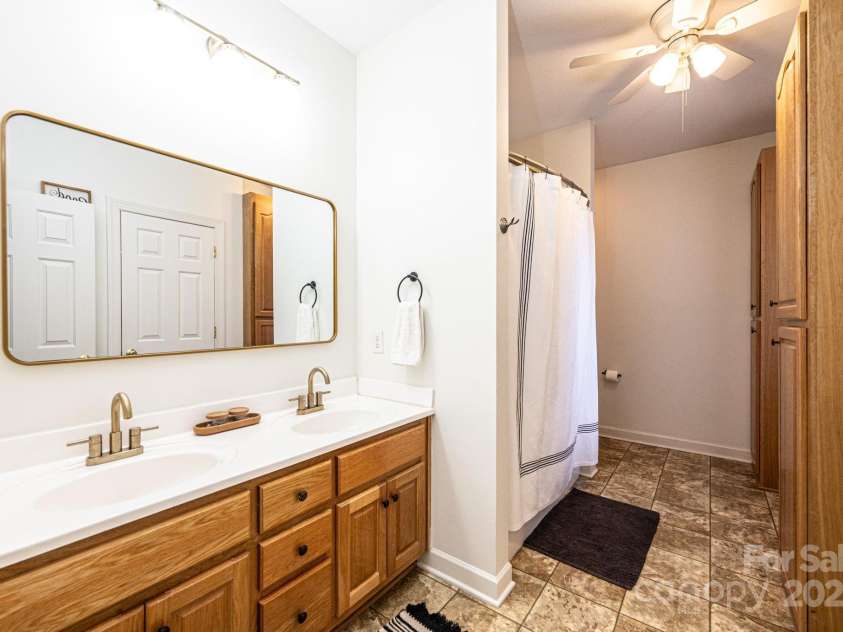 1001 Barrington Drive, Lenoir, NC 28645.  MLS# CAR4231102, YatesRealty ID 12251. 