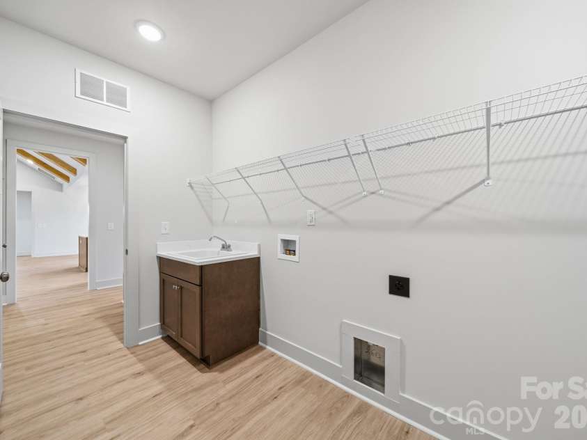 4020 Landsford Road, Marshville, NC 28103.  MLS# CAR4404573, YatesRealty ID 12251. Mud/Laundry Room