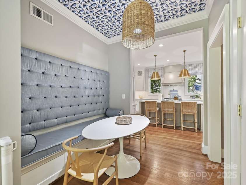 2018 Radcliffe Avenue, Charlotte, NC 28207.  MLS# CAR4248398, YatesRealty ID 12252. Breakfast Area