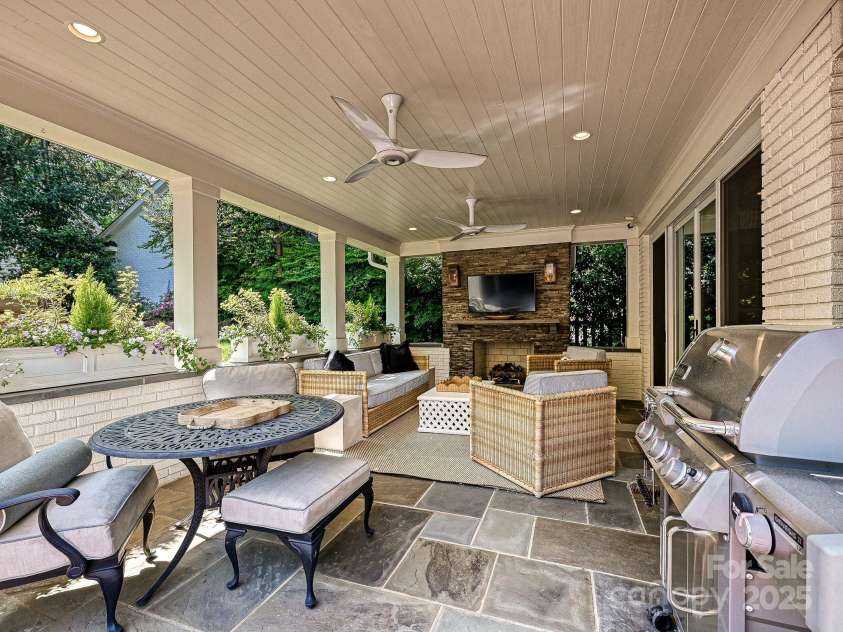 2018 Radcliffe Avenue, Charlotte, NC 28207.  MLS# CAR4248398, YatesRealty ID 12252. Covered Terrace