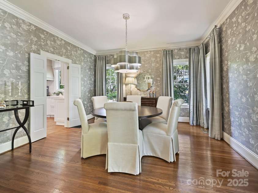 2018 Radcliffe Avenue, Charlotte, NC 28207.  MLS# CAR4248398, YatesRealty ID 12252. Dining Room