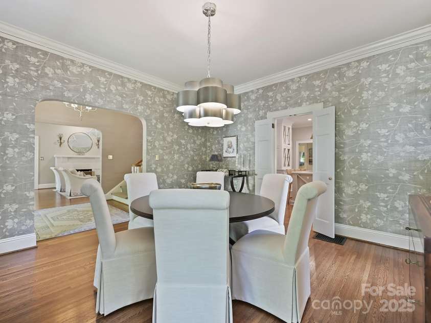 2018 Radcliffe Avenue, Charlotte, NC 28207.  MLS# CAR4248398, YatesRealty ID 12252. Dining Room