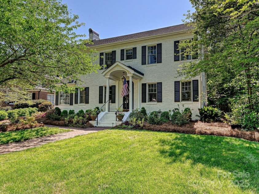 2018 Radcliffe Avenue, Charlotte, NC 28207.  MLS# CAR4248398, YatesRealty ID 12252. Front Exterior