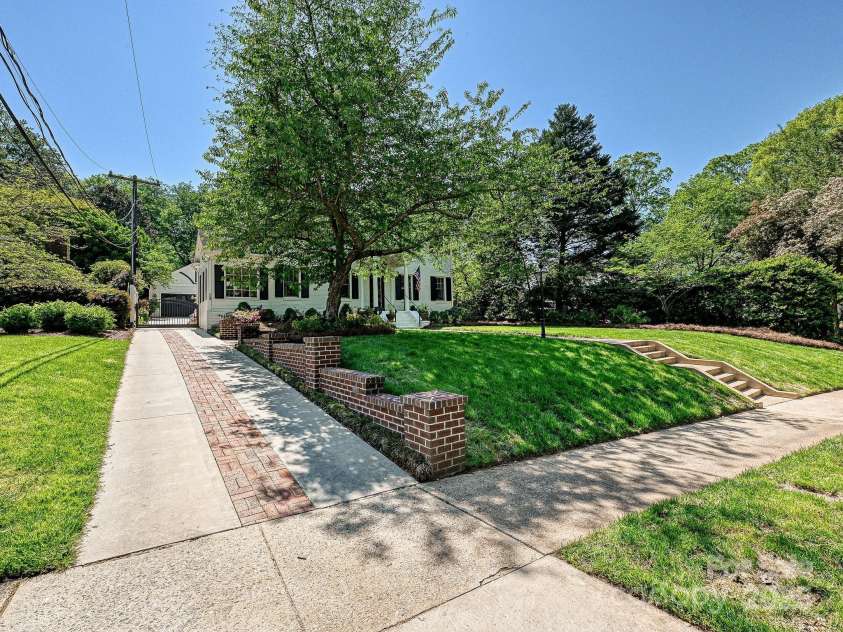 2018 Radcliffe Avenue, Charlotte, NC 28207.  MLS# CAR4248398, YatesRealty ID 12252. Front Exterior