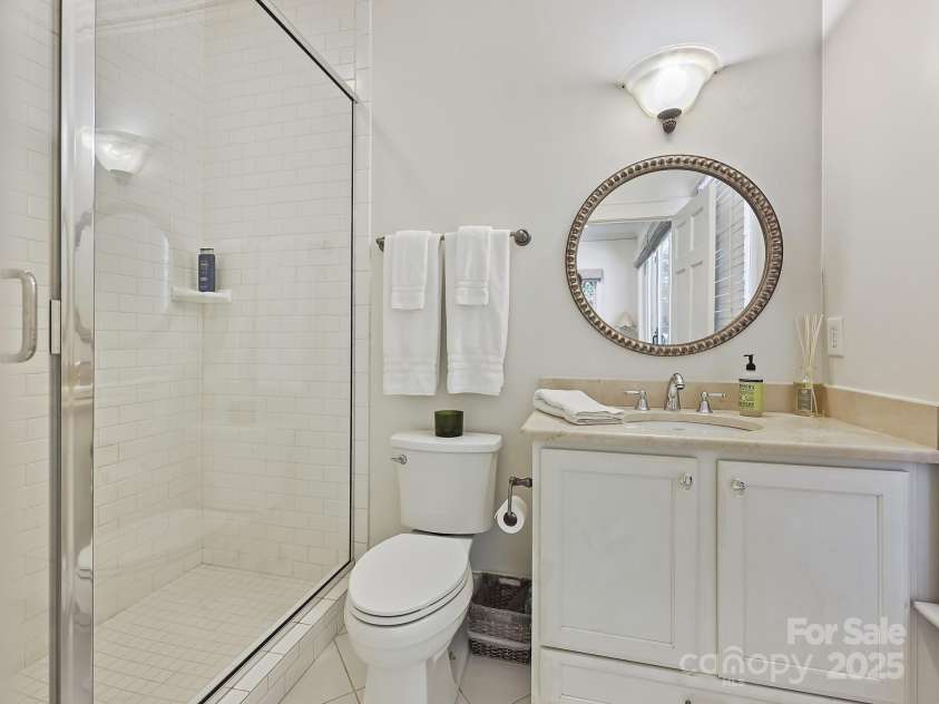 2018 Radcliffe Avenue, Charlotte, NC 28207.  MLS# CAR4248398, YatesRealty ID 12252. Full Bath 4