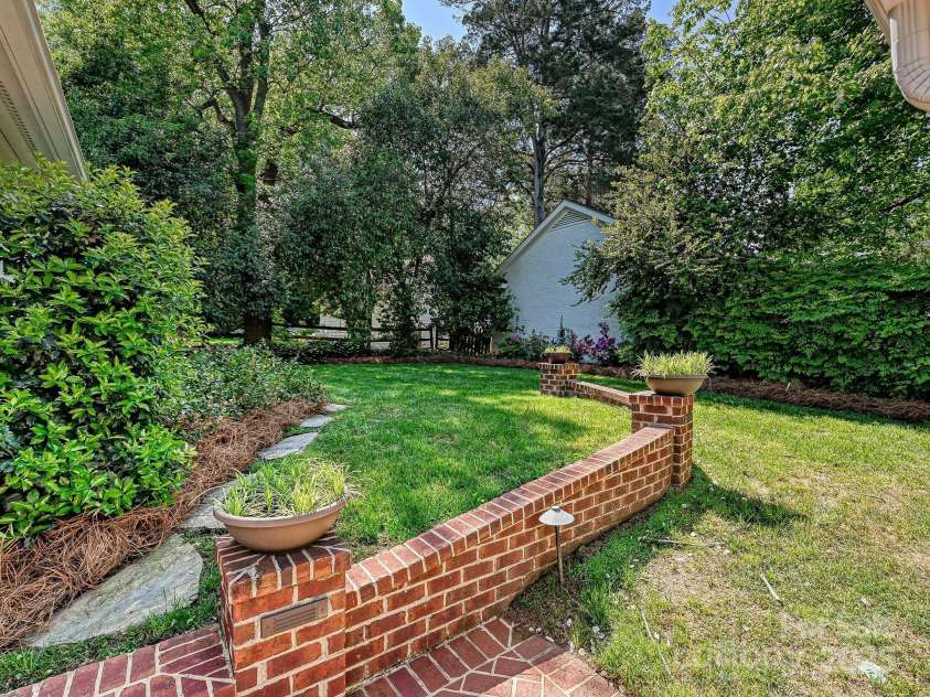2018 Radcliffe Avenue, Charlotte, NC 28207.  MLS# CAR4248398, YatesRealty ID 12252. Rear Yard