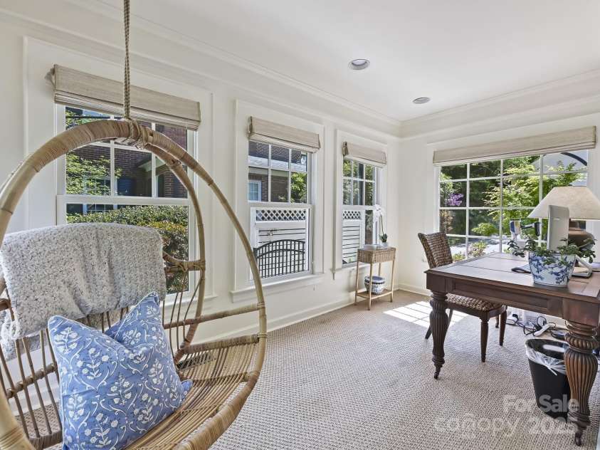 2018 Radcliffe Avenue, Charlotte, NC 28207.  MLS# CAR4248398, YatesRealty ID 12252. Sunroom