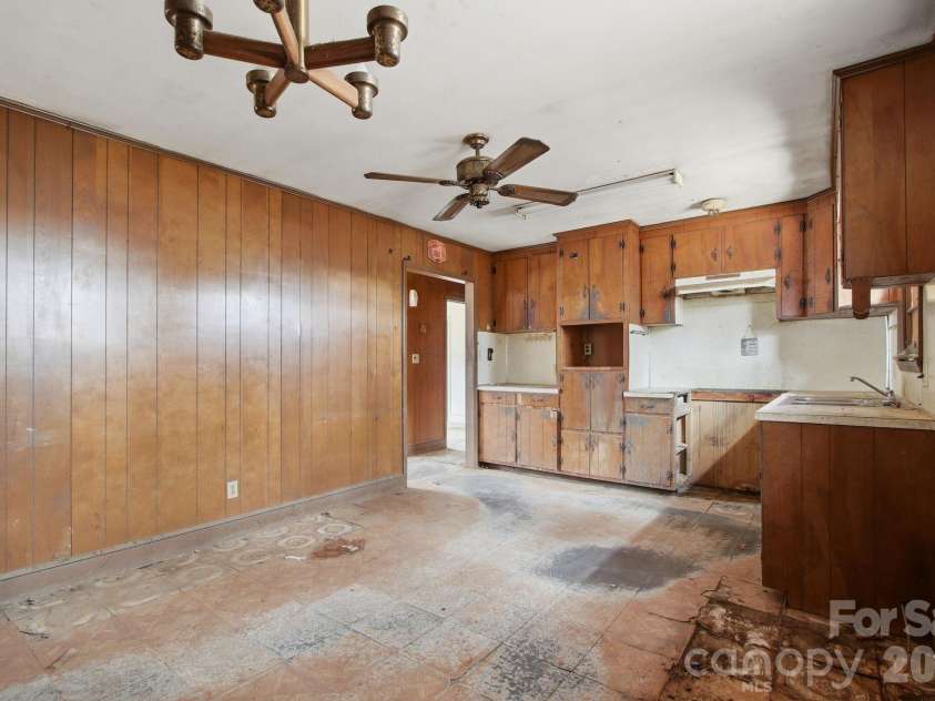 2630 Bluebird Lane, Lenoir, NC 28645.  MLS# CAR4337988, YatesRealty ID 12252. 