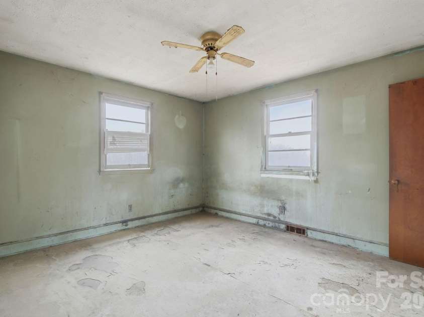 2630 Bluebird Lane, Lenoir, NC 28645.  MLS# CAR4337988, YatesRealty ID 12252. 