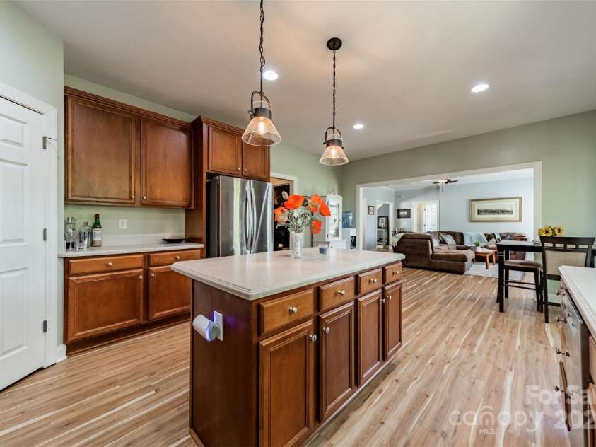 228 Red Dog Drive, Mooresville, NC 28115.  MLS# CAR4245955, YatesRealty ID 12253. Corian Countertops, island/breakfast counter