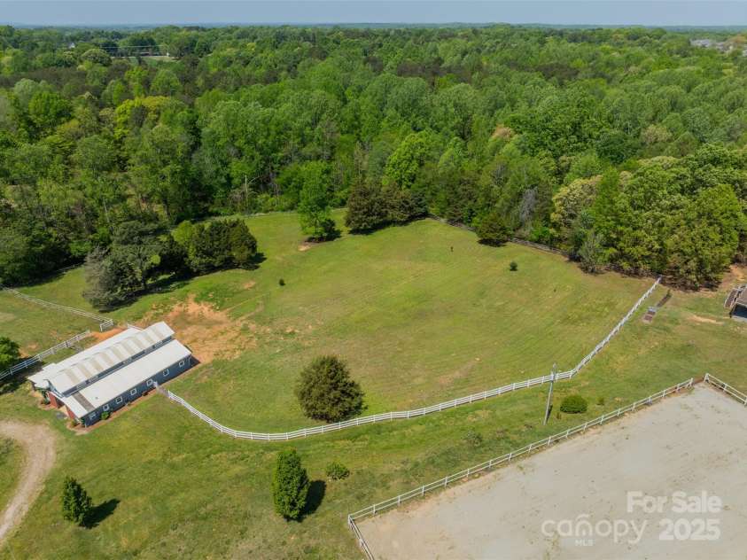 228 Red Dog Drive, Mooresville, NC 28115.  MLS# CAR4245955, YatesRealty ID 12253. Mooresville Schools, Race City USA, all within 5 to 10 minutes