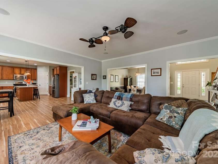 228 Red Dog Drive, Mooresville, NC 28115.  MLS# CAR4245955, YatesRealty ID 12253. Open floor plan, updated light fixtures throughout