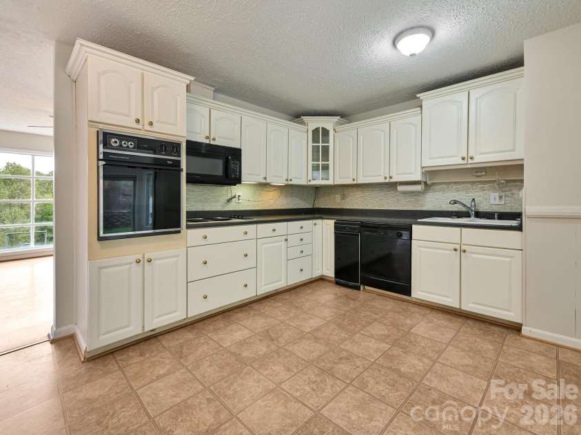 651 Case Cove Road, Candler, NC 28715.  MLS# CAR4335473, YatesRealty ID 12253. 