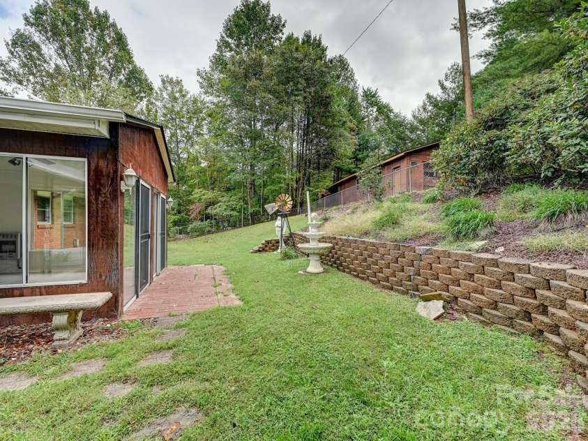 651 Case Cove Road, Candler, NC 28715.  MLS# CAR4335473, YatesRealty ID 12253. 