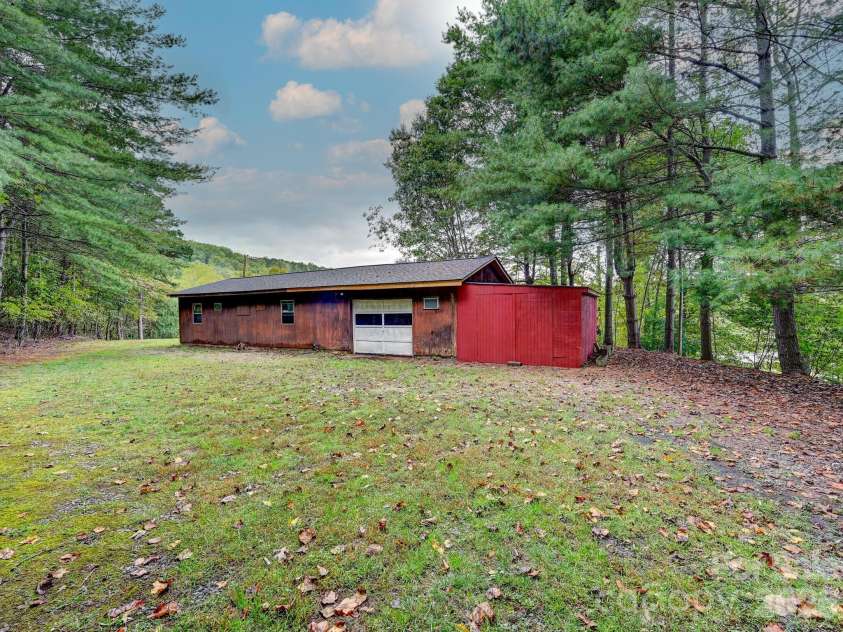 651 Case Cove Road, Candler, NC 28715.  MLS# CAR4335473, YatesRealty ID 12253. 