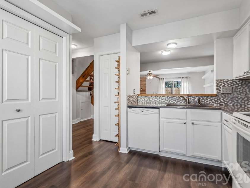 1344 Maple Shade Lane, Charlotte, NC 28270.  MLS# CAR4354292, YatesRealty ID 12255. 
