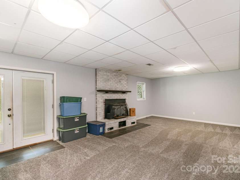 1565 Oakridge Drive, Salisbury, NC 28146.  MLS# CAR4246237, YatesRealty ID 12255. 