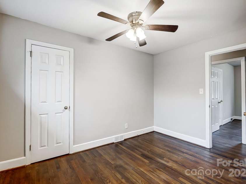 2504 Juniper Drive, Charlotte, NC 28269.  MLS# CAR4209473, YatesRealty ID 12257. Dining room