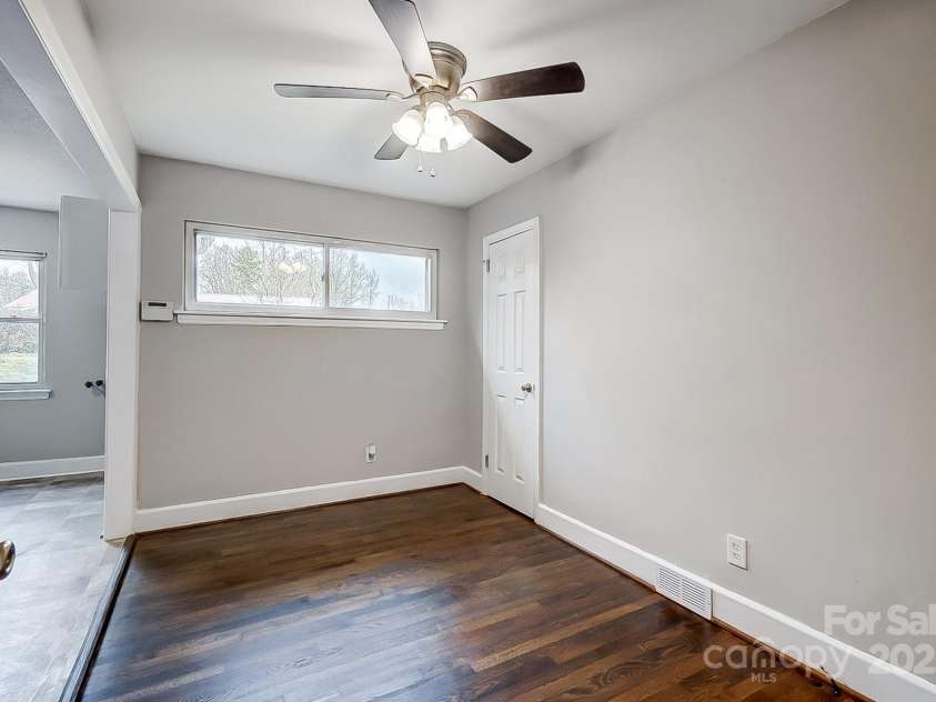 2504 Juniper Drive, Charlotte, NC 28269.  MLS# CAR4209473, YatesRealty ID 12257. Dining room