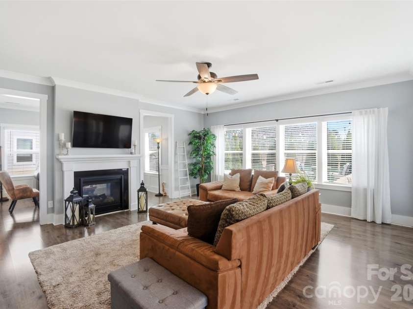 1338 Whistling Lane, York, SC 29745.  MLS# CAR4361547, YatesRealty ID 12258. Double sided fireplace