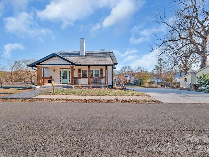 612 Elliott Street, Chester, SC 29706.  MLS# CAR4346102, YatesRealty ID 12259. 